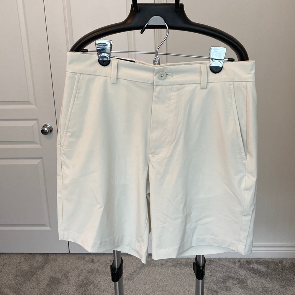 Vineyard Vines 8” Performance Breaker Short